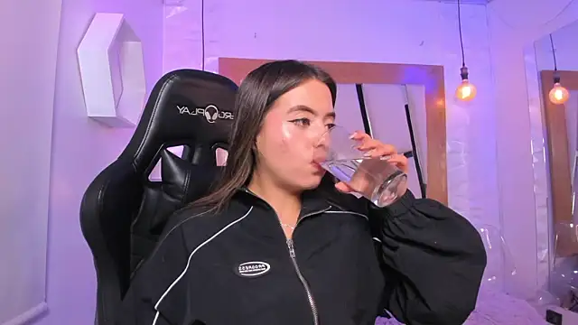 ary cooper  online show from 20, 11, 2025