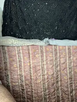 Snapshot of Miss__Malaika chatting on 10, 4, 2026 Miss Malaika online show from 10, 4, 2026