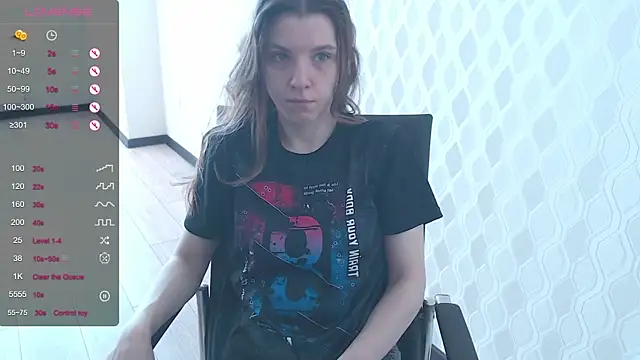 Snapshot of LisaHeart chatting on 8, 3, 2025 LisaHeart online show from 8, 3, 2025