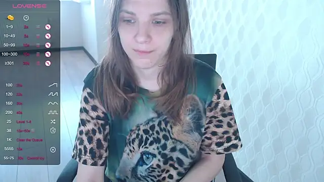 Snapshot of LisaHeart chatting on 10, 9, 2025 LisaHeart online show from 10, 9, 2025