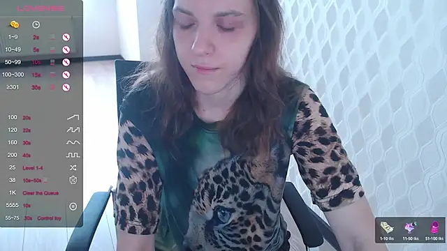 Snapshot of LisaHeart chatting on 10, 10, 2025 LisaHeart online show from 10, 10, 2025