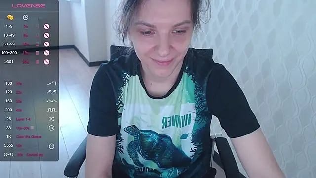 Snapshot of LisaHeart chatting on 15, 10, 2025 LisaHeart online show from 15, 10, 2025