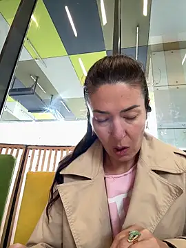 eveangelll online show from 13, 4, 2026