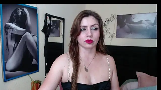 AnthonelaBella online show from 8, 4, 2026