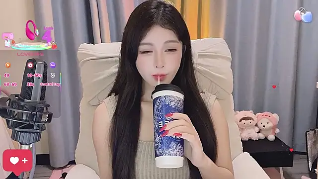 Snapshot of 7-Love chatting on 12, 4, 2026 7-Love online show from 12, 4, 2026