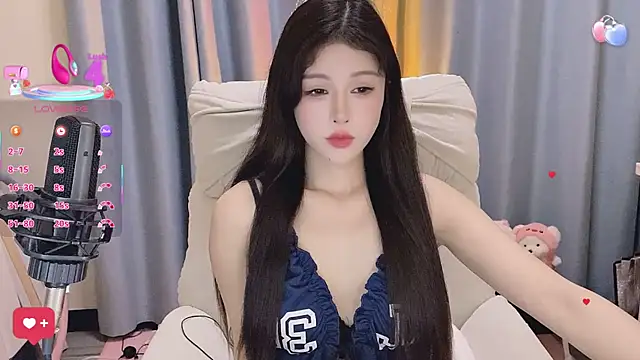 Snapshot of 7-Love chatting on 22, 4, 2026 7-Love online show from 22, 4, 2026