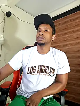 Snapshot of AlejoKhalifa_ chatting on 30, 9, 2025 AlejoKhalifa  online show from 30, 9, 2025