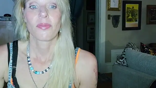 Glamazonx online show from 19, 4, 2026