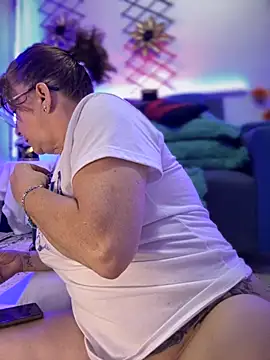 Snapshot of PaulinaSanders_X chatting on 15, 11, 2025 PaulinaSanders X online show from 15, 11, 2025