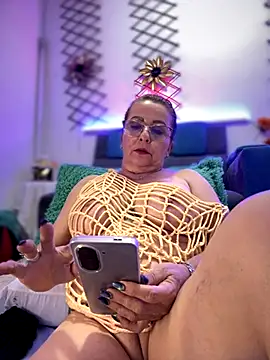 Snapshot of PaulinaSanders_X chatting on 15, 11, 2025 PaulinaSanders X online show from 15, 11, 2025