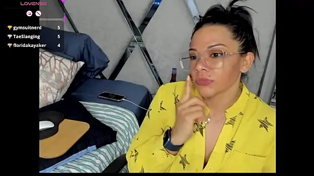 Snapshot of paula_daniela1 chatting on 9, 12, 2024 paula daniela1 online show from 9, 12, 2024