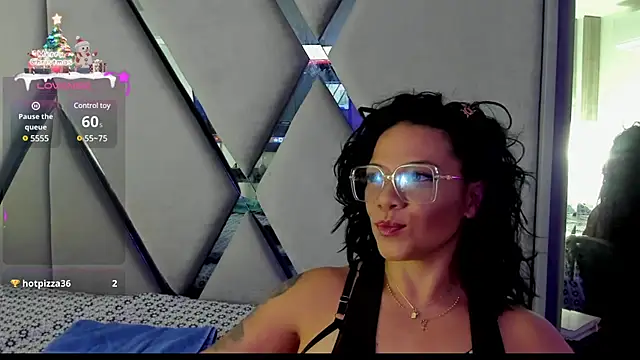 Snapshot of paula_daniela1 chatting on 26, 12, 2024 paula daniela1 online show from 26, 12, 2024