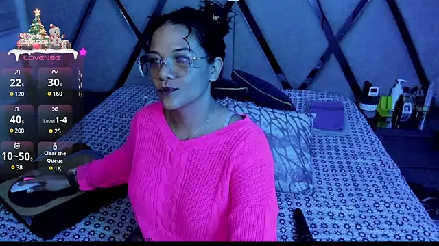 Snapshot of paula_daniela1 chatting on 30, 12, 2024 paula daniela1 online show from 30, 12, 2024