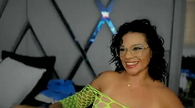 Snapshot of paula_daniela1 chatting on 7, 1, 2025 paula daniela1 online show from 7, 1, 2025