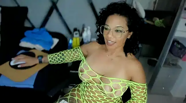 Snapshot of paula_daniela1 chatting on 7, 1, 2025 paula daniela1 online show from 7, 1, 2025