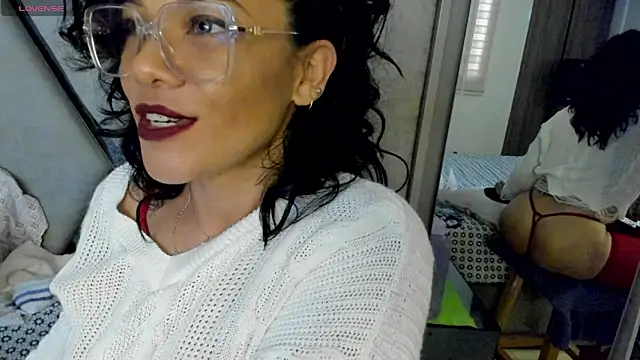 Snapshot of paula_daniela1 chatting on 3, 2, 2025 paula daniela1 online show from 3, 2, 2025