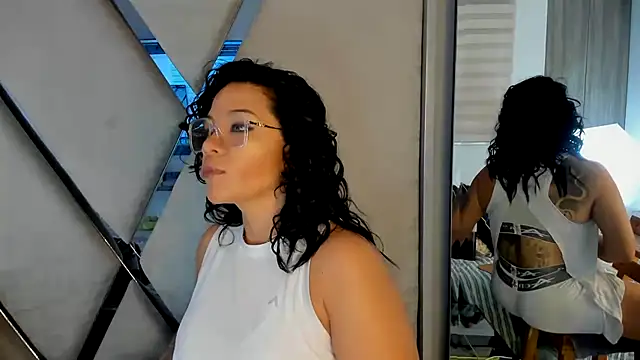 Snapshot of paula_daniela1 chatting on 18, 2, 2025 paula daniela1 online show from 18, 2, 2025