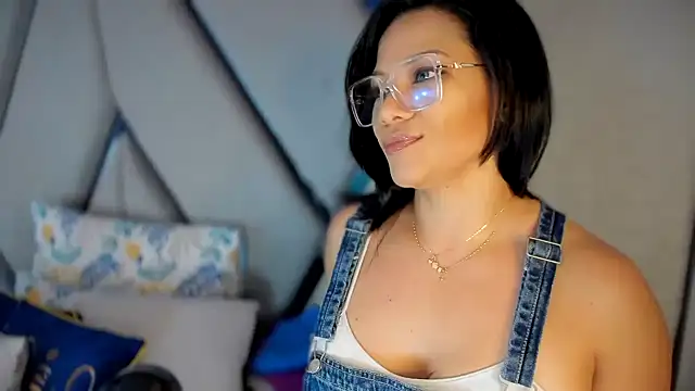 Snapshot of paula_daniela1 chatting on 21, 2, 2025 paula daniela1 online show from 21, 2, 2025