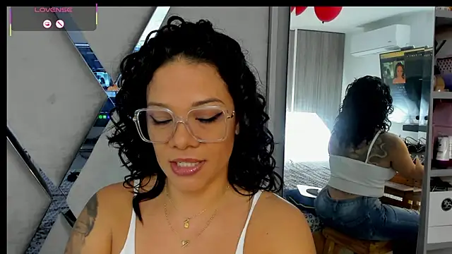 Snapshot of paula_daniela1 chatting on 24, 2, 2025 paula daniela1 online show from 24, 2, 2025