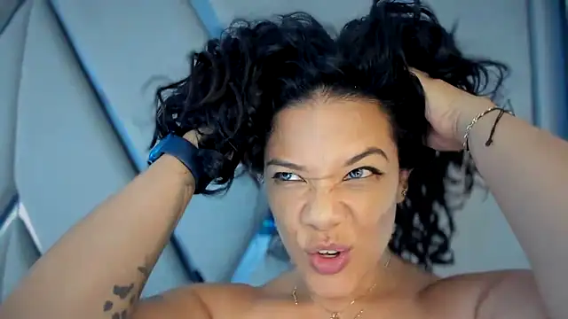 Snapshot of paula_daniela1 chatting on 23, 3, 2025 paula daniela1 online show from 23, 3, 2025