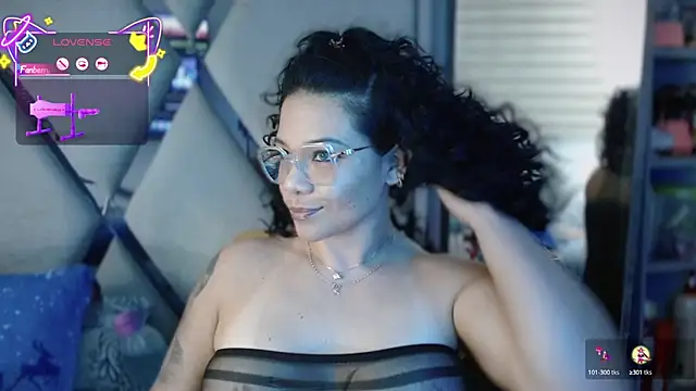 Snapshot of paula_daniela1 chatting on 2, 10, 2025 paula daniela1 online show from 2, 10, 2025