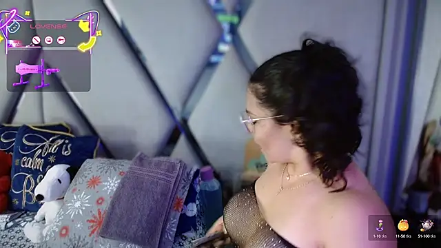 Snapshot of paula_daniela1 chatting on 12, 10, 2025 paula daniela1 online show from 12, 10, 2025