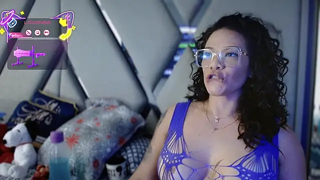 Snapshot of paula_daniela1 chatting on 20, 10, 2025 paula daniela1 online show from 20, 10, 2025