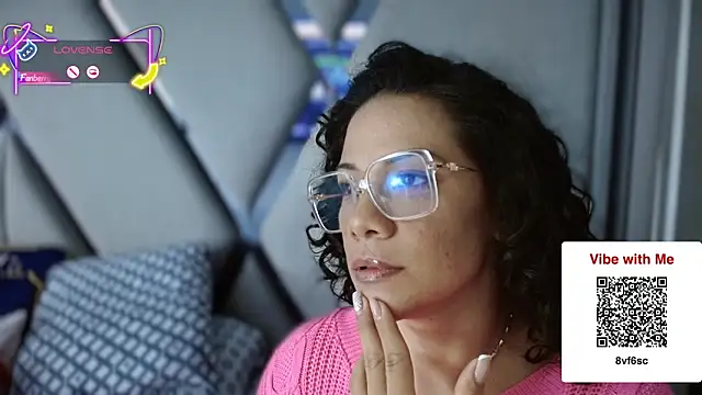 Snapshot of paula_daniela1 chatting on 21, 11, 2025 paula daniela1 online show from 21, 11, 2025