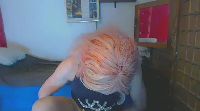 Snapshot of LorenJade chatting on 13, 2, 2025 LorenJade online show from 13, 2, 2025
