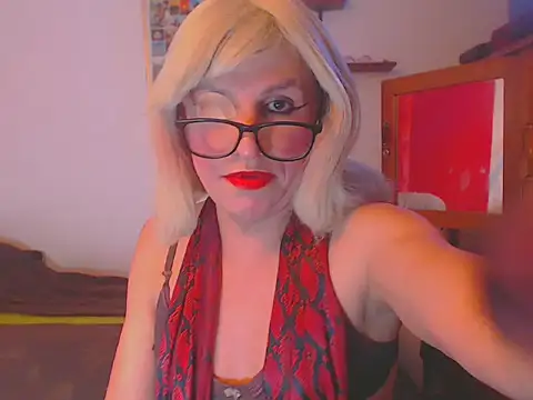 Snapshot of LorenJade chatting on 10, 3, 2025 LorenJade online show from 10, 3, 2025