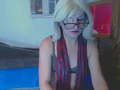 Snapshot of LorenJade chatting on 11, 3, 2025 LorenJade online show from 11, 3, 2025