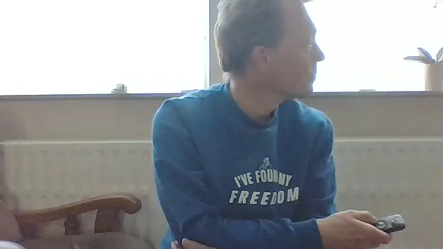 Snapshot of bertolini chatting on 5, 4, 2026 bertolini online show from 5, 4, 2026