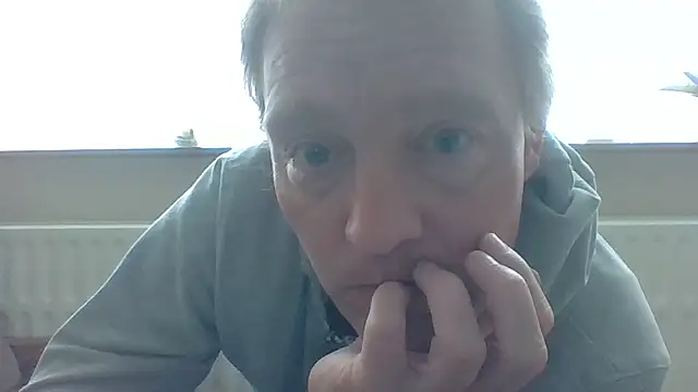 Snapshot of bertolini chatting on 15, 4, 2026 bertolini online show from 15, 4, 2026