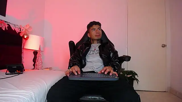 JuanCamiilo 66 online show from 2, 1, 2025