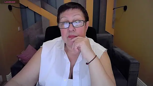 Snapshot of BarbaraTurners chatting on 12, 1, 2025 BarbaraTurners online show from 12, 1, 2025
