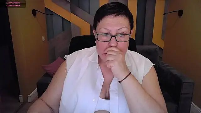 Snapshot of BarbaraTurners chatting on 2, 2, 2025 BarbaraTurners online show from 2, 2, 2025