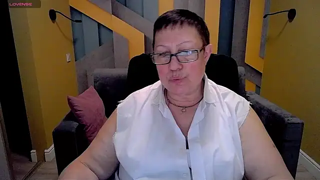 Snapshot of BarbaraTurners chatting on 12, 3, 2025 BarbaraTurners online show from 12, 3, 2025