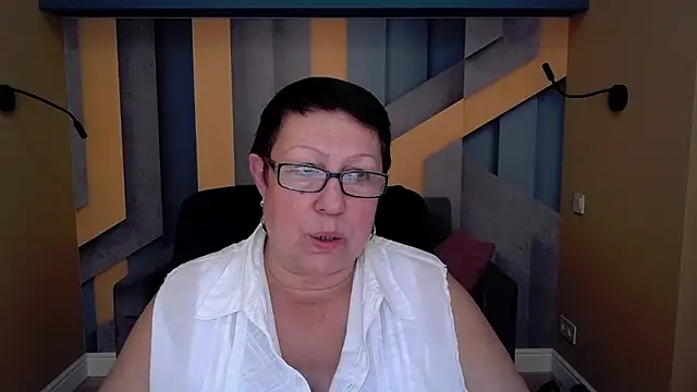Snapshot of BarbaraTurners chatting on 13, 10, 2025 BarbaraTurners online show from 13, 10, 2025