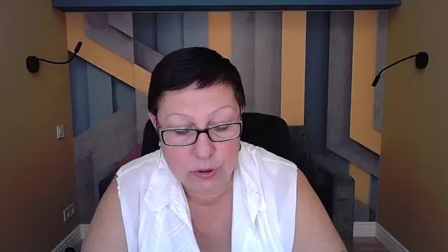 Snapshot of BarbaraTurners chatting on 15, 10, 2025 BarbaraTurners online show from 15, 10, 2025