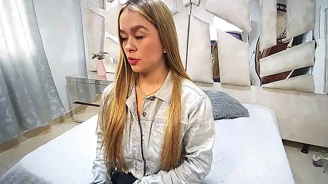 Natalyefoster online show from 7, 12, 2024