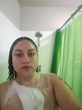 Snapshot of honeeyyy_pot chatting on 14, 12, 2024 honeeyyy pot online show from 14, 12, 2024