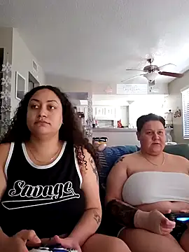 Snapshot of honeeyyy_pot chatting on 14, 12, 2024 honeeyyy pot online show from 14, 12, 2024