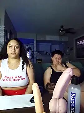 Snapshot of honeeyyy_pot chatting on 16, 12, 2024 honeeyyy pot online show from 16, 12, 2024