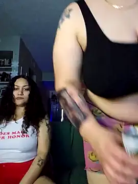 Snapshot of honeeyyy_pot chatting on 16, 12, 2024 honeeyyy pot online show from 16, 12, 2024