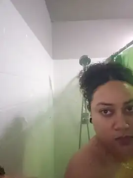 Snapshot of honeeyyy_pot chatting on 16, 12, 2024 honeeyyy pot online show from 16, 12, 2024