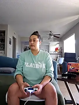 Snapshot of honeeyyy_pot chatting on 30, 12, 2024 honeeyyy pot online show from 30, 12, 2024