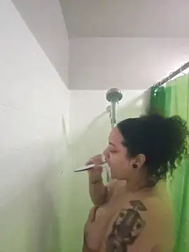 Snapshot of honeeyyy_pot chatting on 2, 1, 2025 honeeyyy pot online show from 2, 1, 2025