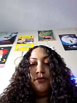 Snapshot of honeeyyy_pot chatting on 2, 1, 2025 honeeyyy pot online show from 2, 1, 2025