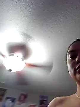 Snapshot of honeeyyy_pot chatting on 3, 1, 2025 honeeyyy pot online show from 3, 1, 2025