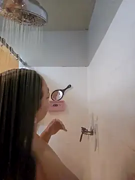 Snapshot of honeeyyy_pot chatting on 1, 2, 2025 honeeyyy pot online show from 1, 2, 2025